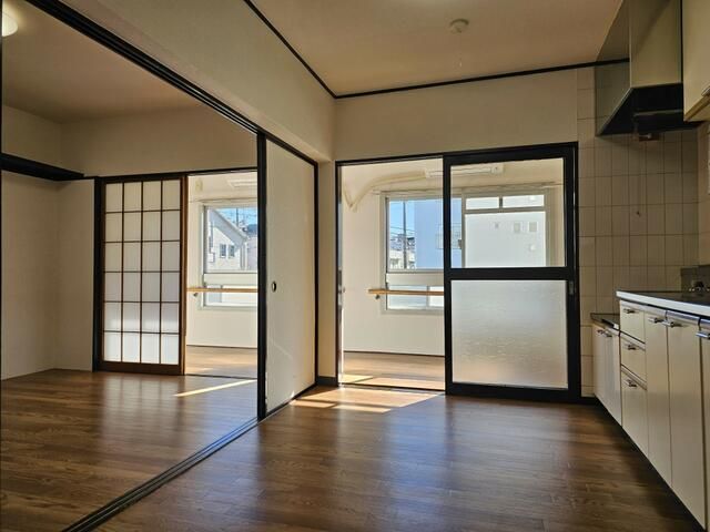 3DK Apartment for Sale in Sagamihara's Sobudai Danchi - Thumbnail 4