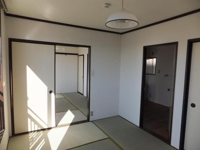 2DK Apartment for Rent in Kawaguchi, Saitama - Thumbnail 2