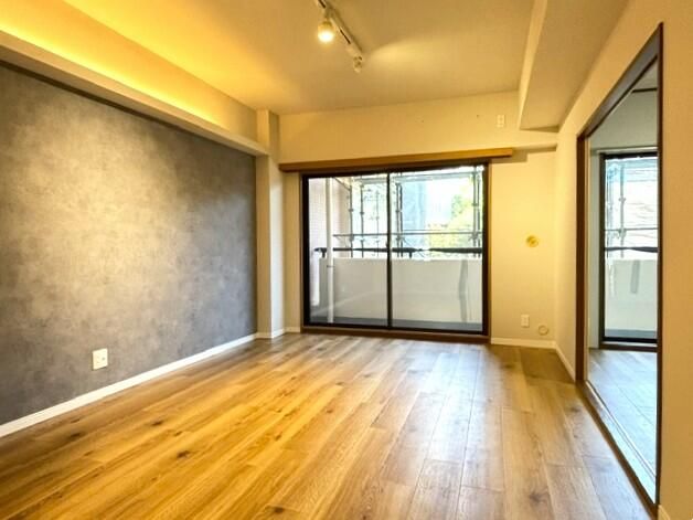 Renovated 3LDK Apartment for Sale in Chigasaki, Kanagawa - Thumbnail 3