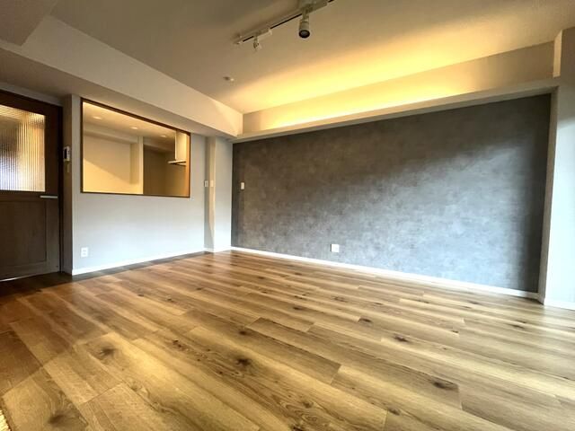 Renovated 3LDK Apartment for Sale in Chigasaki, Kanagawa - Thumbnail 4