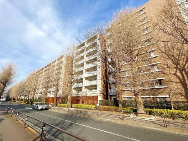 3LDK Apartment with Private Garden in Higashimurayama, Tokyo - Thumbnail 4