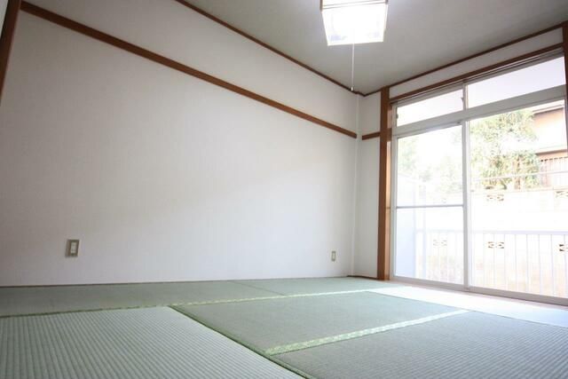 2LDK Apartment for Rent in Hanamigawa-ku, Chiba City - Thumbnail 2