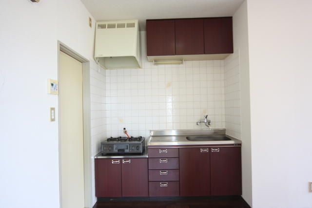 2LDK Apartment for Rent in Hanamigawa-ku, Chiba City - Thumbnail 4