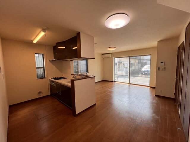 3LDK Modern House for Rent in Ota-ku, Tokyo - Thumbnail 2