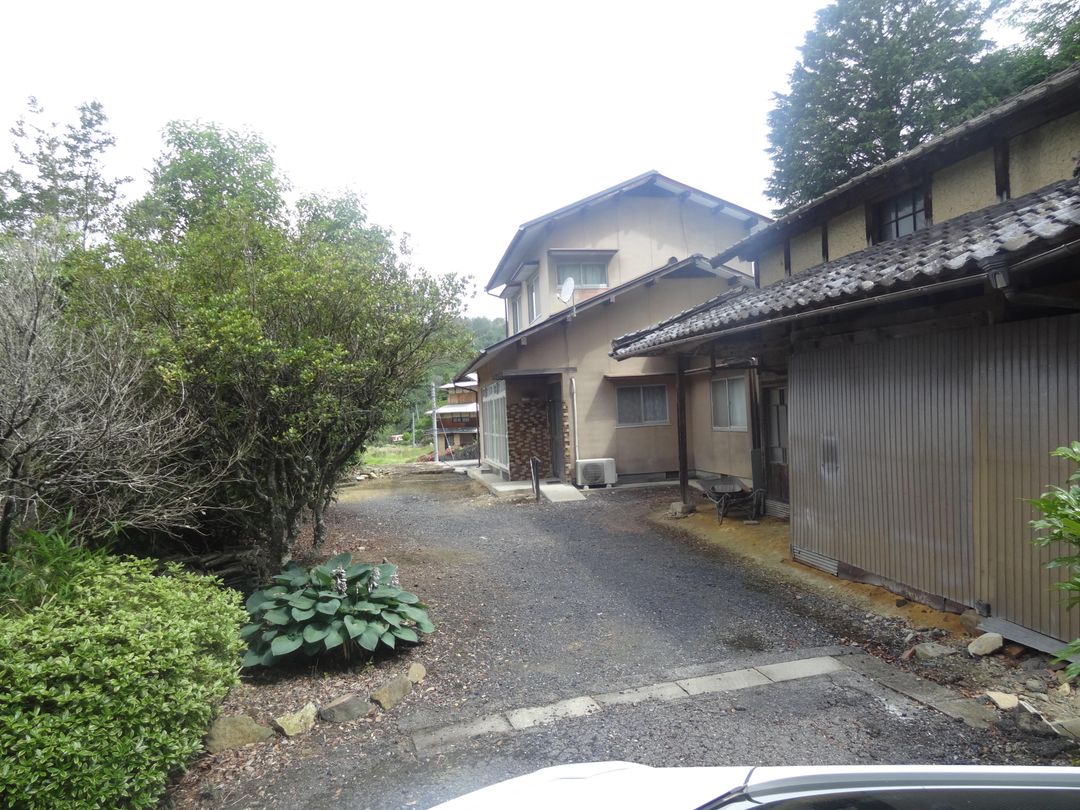 Traditional House in Kumenancho Okayama with 740sqm Land - Thumbnail 2
