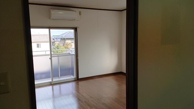 Pet-Friendly 1DK Apartment for Rent in Niigata Nishiku - Thumbnail 3