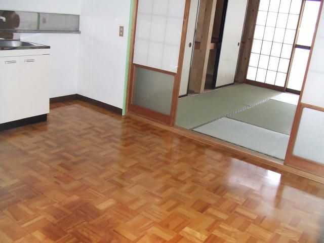 3DK Apartment for Rent in Aizuwakamatsu, Fukushima - Thumbnail 2