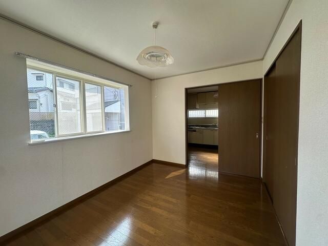 2DK Apartment for Rent in Yokosuka, Kanagawa - 50,000 Yen - Thumbnail 3