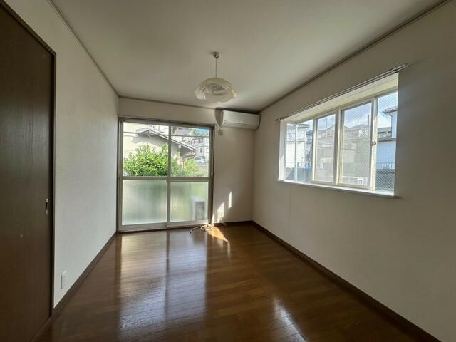 2DK Apartment for Rent in Yokosuka, Kanagawa - 50,000 Yen - Thumbnail 2