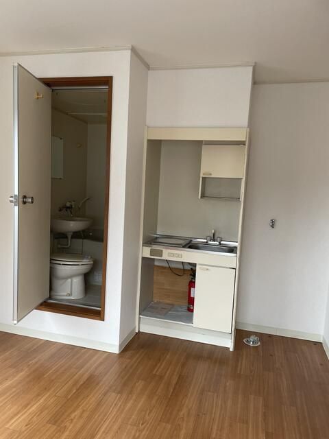 Studio Apartment for Rent in Yokohama Sakae-ku, 15.61 sqm - Thumbnail 4