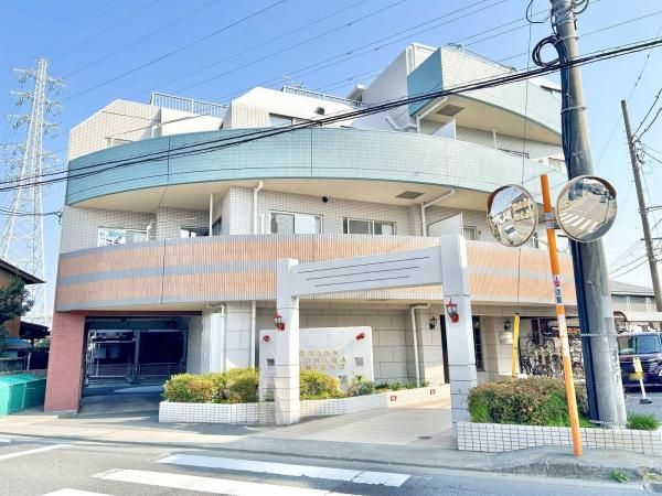 2SLDK Condo with Private Garden in Yokohama's Izumi Ward - Thumbnail 2