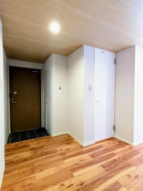 3LDK Sapporo Apartment with Family Sauna and Underground Parking - Thumbnail 4