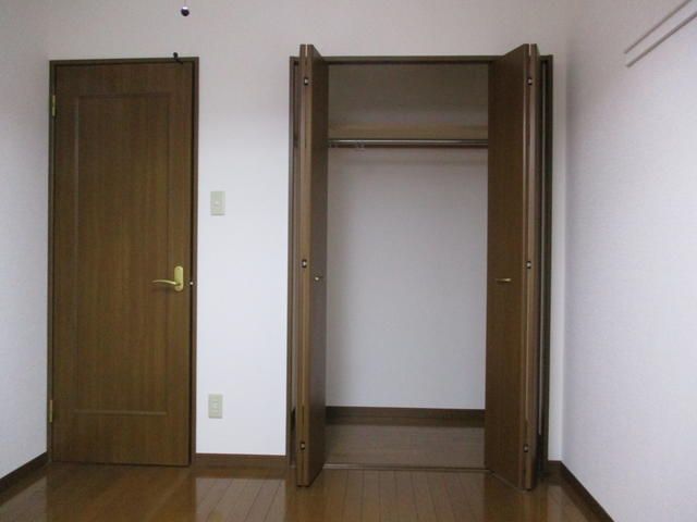2LDK Apartment for Rent in Yamagata City, Yamagata Prefecture - Thumbnail 4