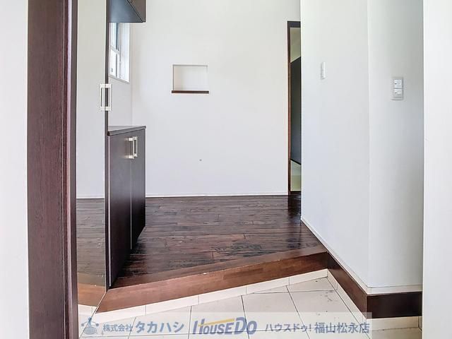 6LDK Modern House for Sale in Fukuyama, Hiroshima - Thumbnail 3
