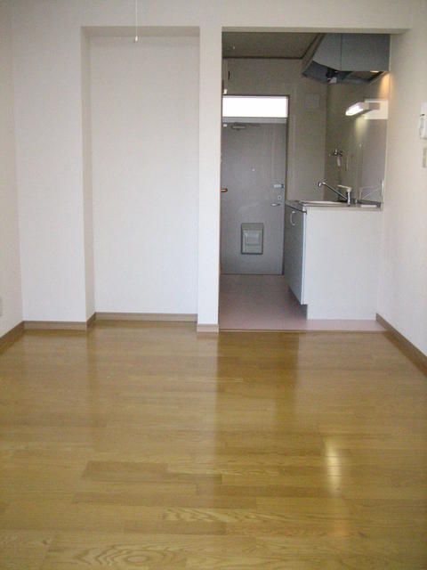 1K Apartment for Rent in Kikuna, Yokohama - Exavillion Kikuna - Thumbnail 3
