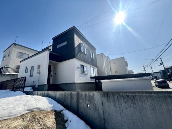 Modern 4LDK Detached House for Sale in Sapporo's Atsubetsu Ward - Thumbnail 2