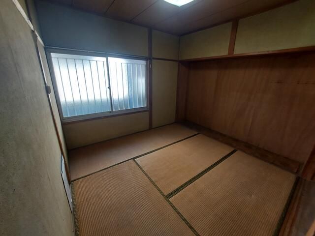 1974 6K House on 298 sqm Corner Lot in Kobayashi, Miyazaki - Image 22