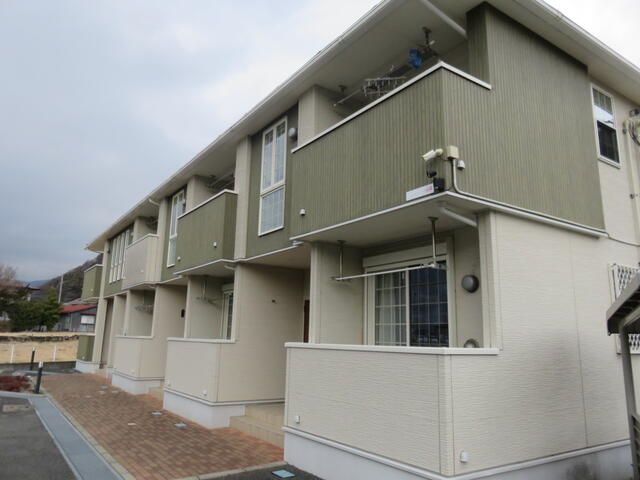2LDK Apartment for Rent in Fujikawaguchiko, Yamanashi - Thumbnail 2