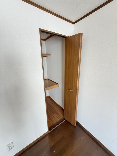 1K Apartment for Rent in Zushi, Kanagawa Prefecture - Thumbnail 3