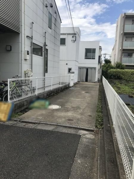 Apartment Building for Sale in Kamisoshigaya, Setagaya, Tokyo - Thumbnail 2