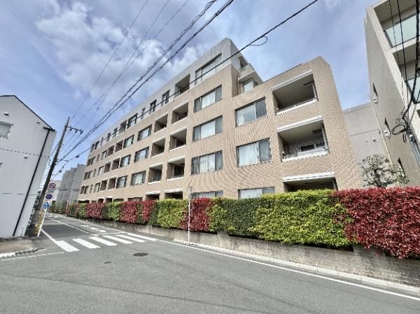 3LDK Apartment for Sale in Suginami, Tokyo – 76.15 sqm - Thumbnail 4