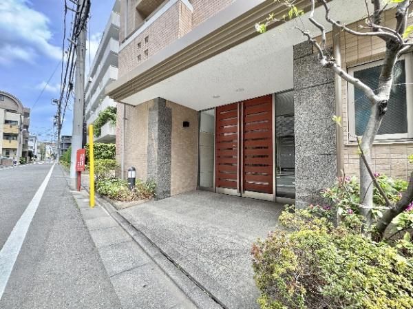 3LDK Apartment for Sale in Suginami, Tokyo – 76.15 sqm - Thumbnail 2