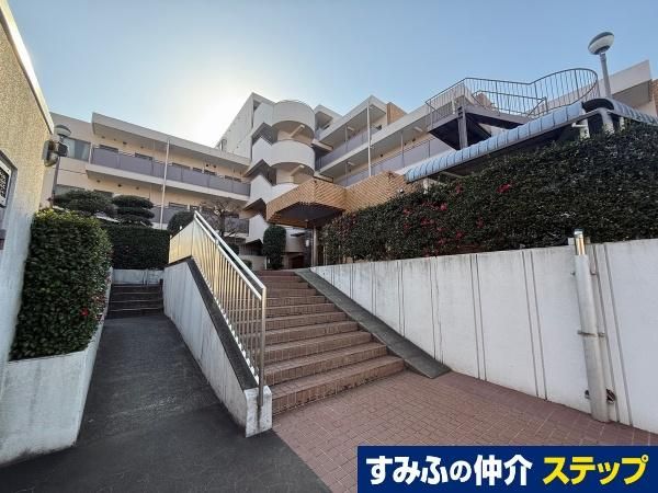 2LDK Apartment for Sale in Chofu, Tokyo - High-Raku Jindaiji - Thumbnail 4