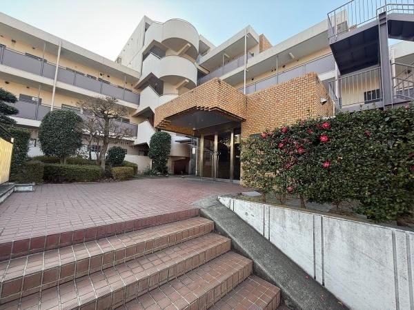 2LDK Apartment for Sale in Chofu, Tokyo - High-Raku Jindaiji - Thumbnail 3