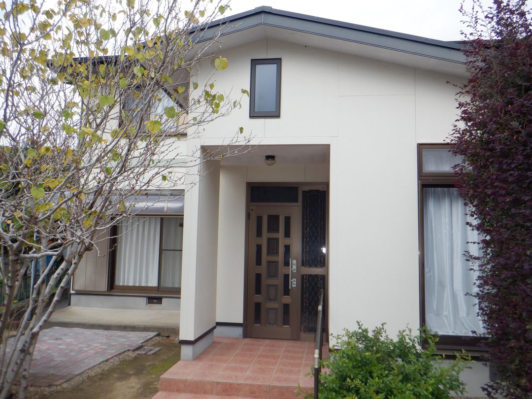 6DK Detached House for Sale in Quiet Isahaya, Nagasaki - Image 1