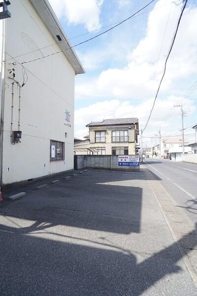 Commercial Office & Warehouse for Rent in Sano, Tochigi - Thumbnail 2