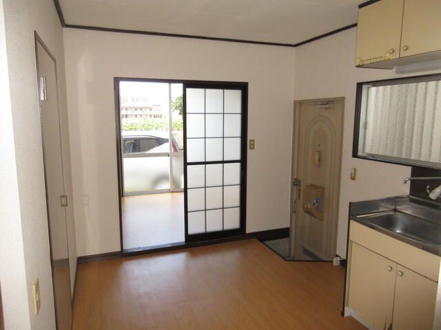 Chigasaki 3DK Terrace House for Rent, 50 sqm - Thumbnail 3