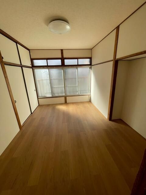 1K Apartment for Rent in Toshima, Tokyo - Quiet Residential Area - Thumbnail 4