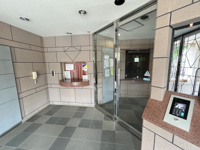 Orient Inage Kaigan House 3LDK Apartment for Sale in Chiba - Thumbnail 4