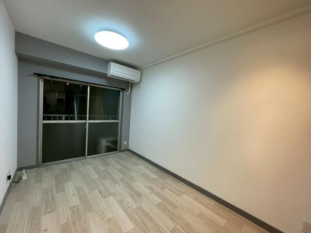 Used Condominium for Sale in Kanagawa Ward, Yokohama, 15.64 sqm - Thumbnail 3