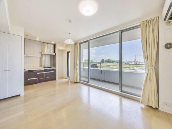 3LDK Apartment for Sale in Tsurumi-ku, Yokohama, 73.50m² - Thumbnail 3
