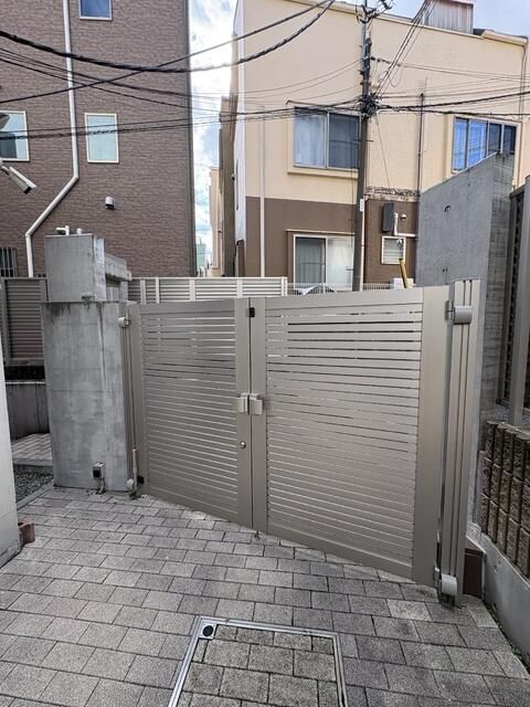 Modern 1LDK Terrace House for Rent in Ebisu, Tokyo - Thumbnail 2