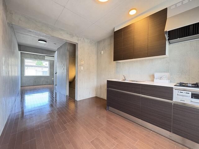 Modern 1LDK Terrace House for Rent in Ebisu, Tokyo - Thumbnail 4