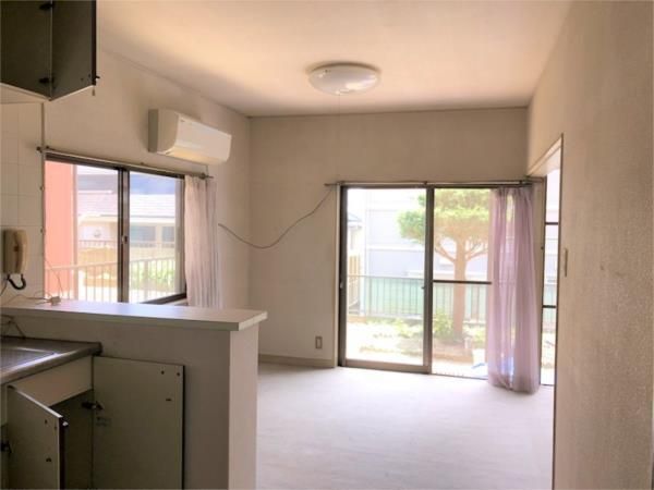4LDK Detached House for Sale in Yokkaichi, Mie Prefecture - Thumbnail 3