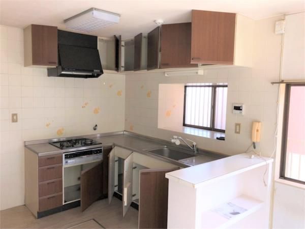 4LDK Detached House for Sale in Yokkaichi, Mie Prefecture - Thumbnail 2