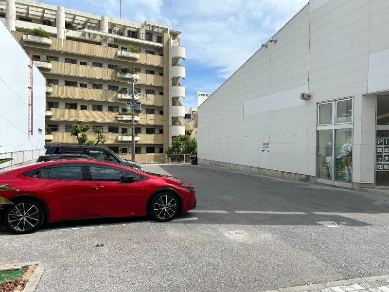 Shop Building for Sale in Naha, Okinawa - 438 sqm, Prime Location - Thumbnail 3
