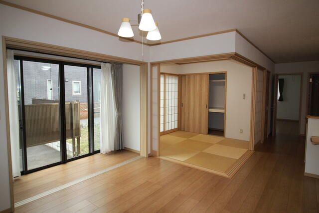 Detached House for Sale in Akita City with 3 Parking Spaces - Thumbnail 3
