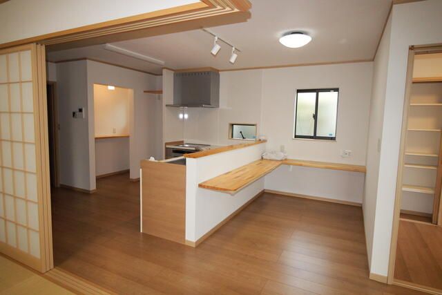 Detached House for Sale in Akita City with 3 Parking Spaces - Thumbnail 4