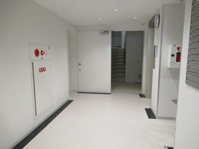 Commercial Space for Rent near Fukushima Station, 48.64 sqm - Thumbnail 2