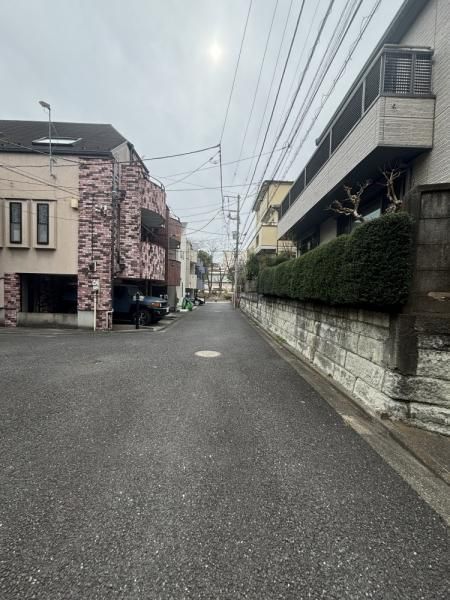 3LDK Detached House for Sale in Meguro, Tokyo - Thumbnail 2