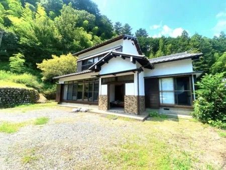 Renovated 50-Year House with Biotope Pond in Minobu, Yamanashi - Thumbnail 3