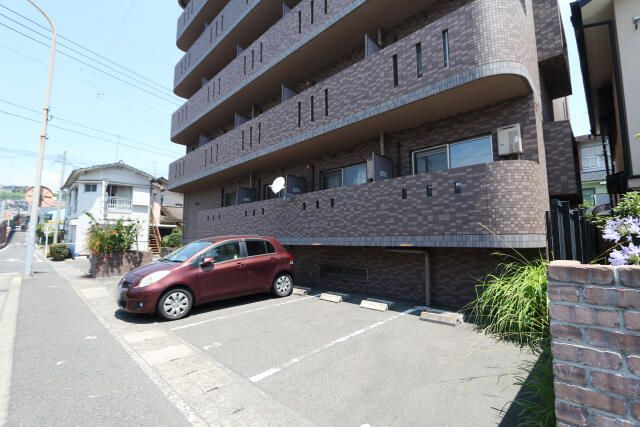 Kagoshima City Apartment Building for Sale - 22 Units, 607 sqm - Thumbnail 3