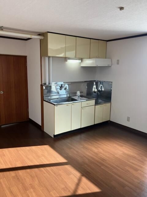 2LDK Apartment for Rent in Nishi Ward, Sapporo - Thumbnail 4