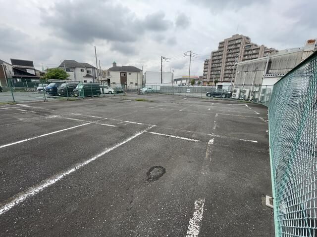 401.41 sqm Land for Rent in Adachi, Tokyo - Ideal for Parking/Storage - Thumbnail 2
