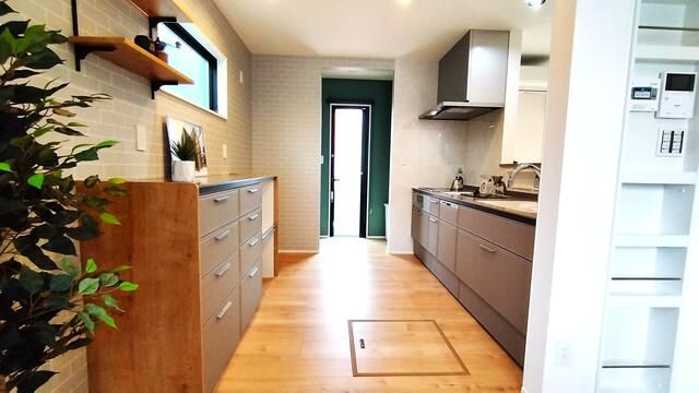 New 2024 3LDK House in Kitakyushu with Parking for 3 Cars - Thumbnail 3