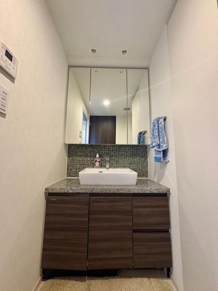 Regente Bunkyo Kasuga 2LDK Apartment for Sale in Tokyo - Thumbnail 3